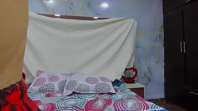 Snapshot of Averange_boys_X chatting on 10/29/25, 11:45 Averange boys X online show from 10/29/25, 11:45