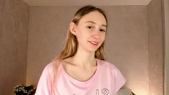 BeatrixHiett online show from 10/24/25, 03:25