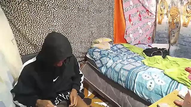 Snapshot of mike_ross11 chatting on 10/22/25, 03:12 mike ross11 online show from 10/22/25, 03:12