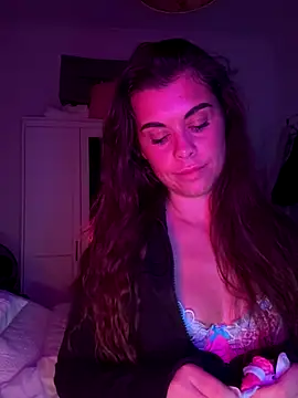 Snapshot of AlitaNova chatting on 09/22/25, 11:07 AlitaNova online show from 09/22/25, 11:07