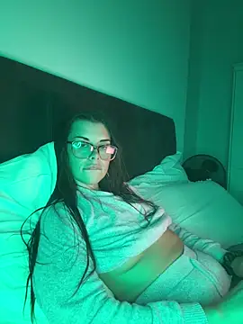 Snapshot of AlitaNova chatting on 09/25/25, 10:30 AlitaNova online show from 09/25/25, 10:30