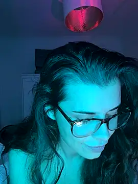 Snapshot of AlitaNova chatting on 10/05/25, 09:56 AlitaNova online show from 10/05/25, 09:56