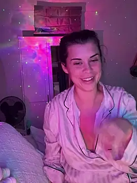 Snapshot of AlitaNova chatting on 10/07/25, 11:02 AlitaNova online show from 10/07/25, 11:02