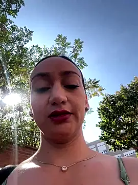 Snapshot of Ninabigtitied chatting on 09/16/25, 09:43 Ninabigtitied online show from 09/16/25, 09:43