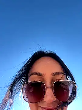 Snapshot of Ninabigtitied chatting on 10/02/25, 10:33 Ninabigtitied online show from 10/02/25, 10:33