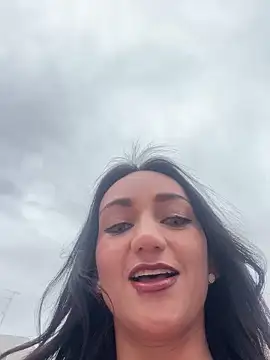 Snapshot of Ninabigtitied chatting on 10/19/25, 10:49 Ninabigtitied online show from 10/19/25, 10:49