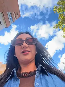 Snapshot of Ninabigtitied chatting on 10/26/25, 10:43 Ninabigtitied online show from 10/26/25, 10:43