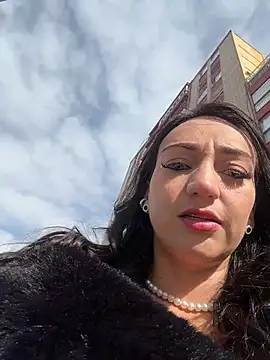 Snapshot of Ninabigtitied chatting on 11/02/25, 11:34 Ninabigtitied online show from 11/02/25, 11:34