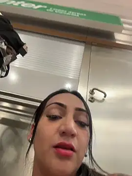 Snapshot of Ninabigtitied chatting on 11/06/25, 01:06 Ninabigtitied online show from 11/06/25, 01:06