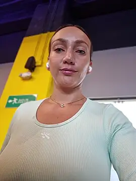 Ninabigtitied online show from 07/07/26, 05:28
