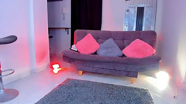 Snapshot of _Mia_Pink_ chatting on 10/21/25, 10:43 Mia Pink online show from 10/21/25, 10:43