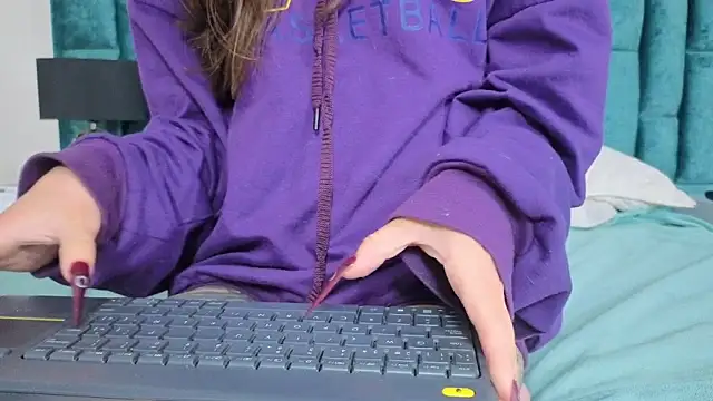 Emma Foxi online show from 11/29/25, 02:58