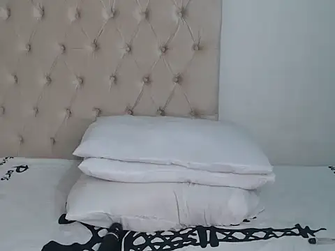 Snapshot of Lolly_Ramochele chatting on 10/05/25, 02:04 Lolly Ramochele online show from 10/05/25, 02:04