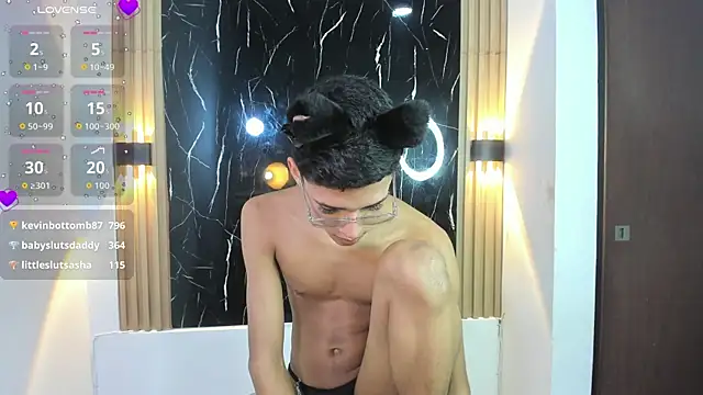 Snapshot of BILLY_JAMEES chatting on 09/20/25, 12:00 BILLY JAMEES online show from 09/20/25, 12:00