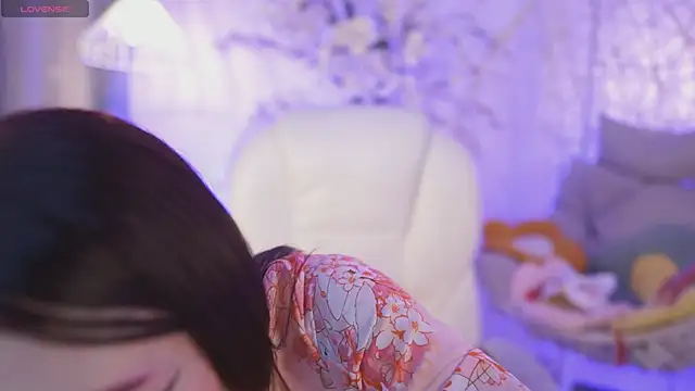 Snapshot of JadeSummerr chatting on 09/29/25, 11:48 JadeSummerr online show from 09/29/25, 11:48