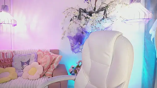 Snapshot of JadeSummerr chatting on 10/25/25, 11:51 JadeSummerr online show from 10/25/25, 11:51