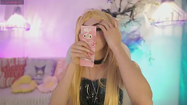 Snapshot of JadeSummerr chatting on 10/27/25, 11:47 JadeSummerr online show from 10/27/25, 11:47