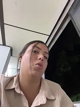 Snapshot of LICEET chatting on 11/22/25, 01:26 LICEET online show from 11/22/25, 01:26