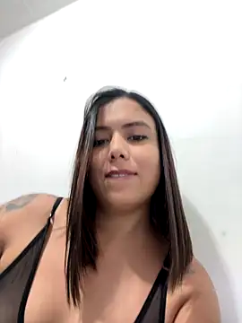 Snapshot of LICEET chatting on 11/26/25, 11:39 LICEET online show from 11/26/25, 11:39