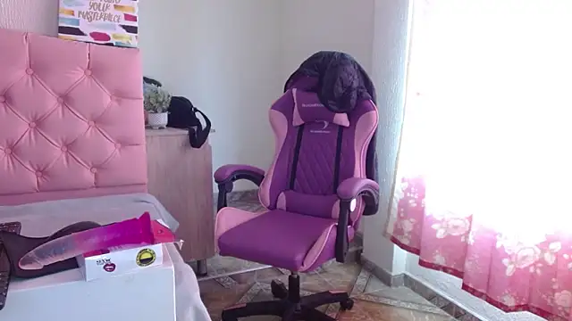 Charlote lowen online show from 10/29/25, 12:29