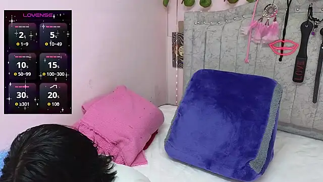 katalinathxandbritney1 online show from 09/19/25, 09:15