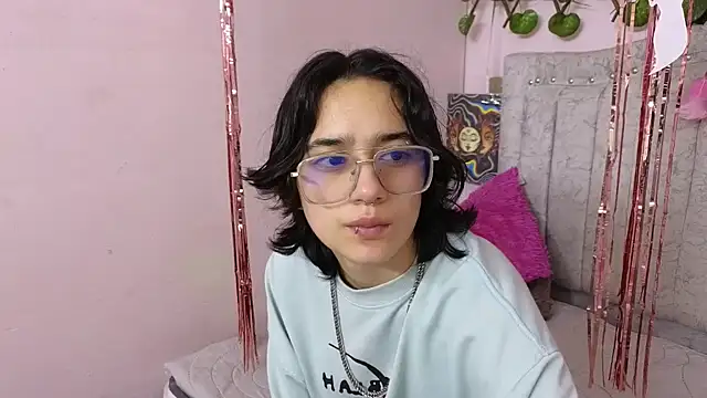 katalinathxandbritney1 online show from 10/03/25, 08:28