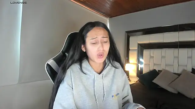 Snapshot of Adhara7 chatting on 09/17/25, 06:53 Adhara7 online show from 09/17/25, 06:53