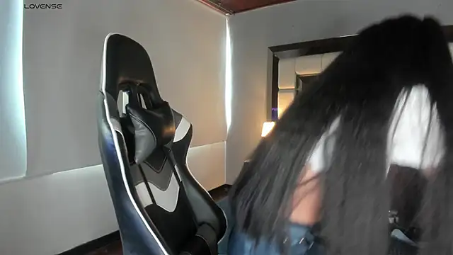 Snapshot of Adhara7 chatting on 10/10/25, 06:29 Adhara7 online show from 10/10/25, 06:29