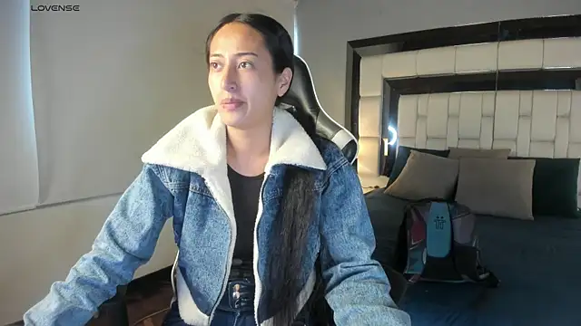 Snapshot of Adhara7 chatting on 10/11/25, 08:18 Adhara7 online show from 10/11/25, 08:18