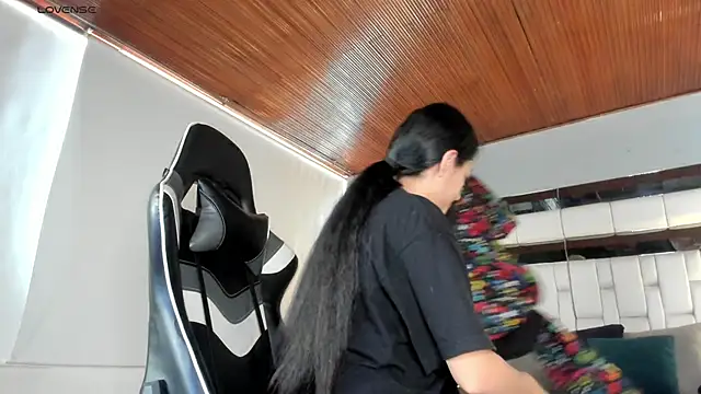 Snapshot of Adhara7 chatting on 10/15/25, 08:20 Adhara7 online show from 10/15/25, 08:20