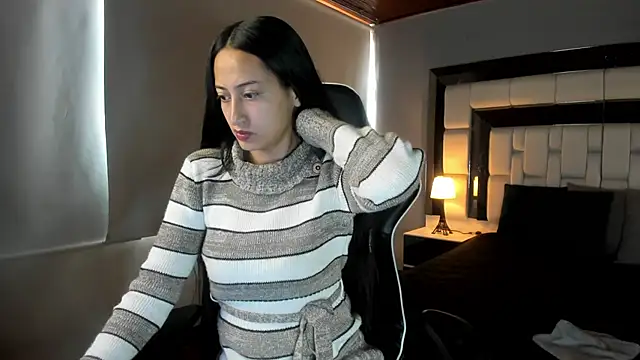 Snapshot of Adhara7 chatting on 10/17/25, 06:32 Adhara7 online show from 10/17/25, 06:32