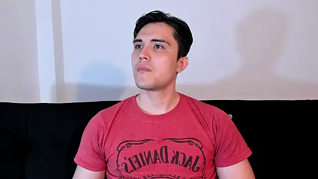 Snapshot of jasonxd9898 chatting on 09/15/25, 03:23 jasonxd9898 online show from 09/15/25, 03:23