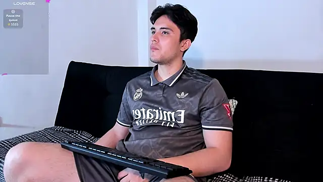 Snapshot of jasonxd9898 chatting on 09/21/25, 01:07 jasonxd9898 online show from 09/21/25, 01:07