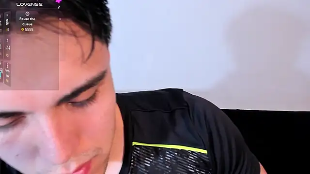 Snapshot of jasonxd9898 chatting on 10/04/25, 01:03 jasonxd9898 online show from 10/04/25, 01:03