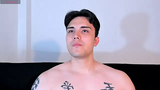 Snapshot of jasonxd9898 chatting on 10/09/25, 01:03 jasonxd9898 online show from 10/09/25, 01:03