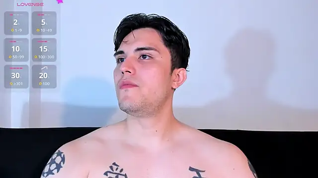 Snapshot of jasonxd9898 chatting on 10/10/25, 01:04 jasonxd9898 online show from 10/10/25, 01:04