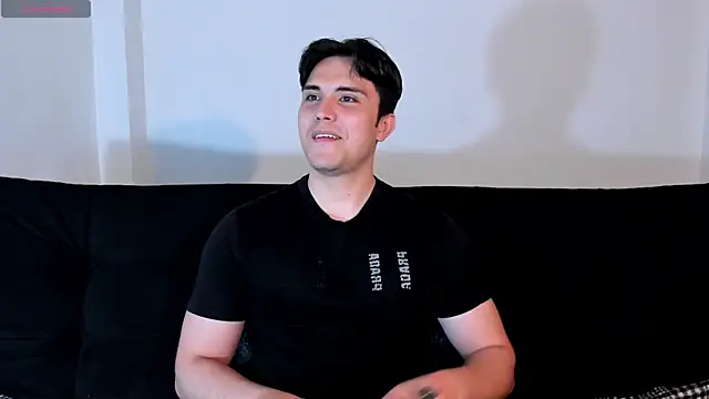 Snapshot of jasonxd9898 chatting on 10/22/25, 01:06 jasonxd9898 online show from 10/22/25, 01:06