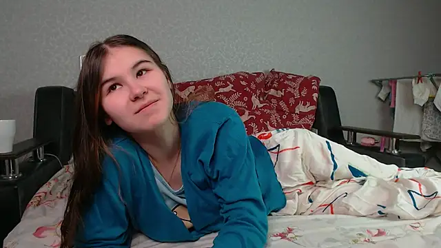 litle owl online show from 06/04/26, 01:55
