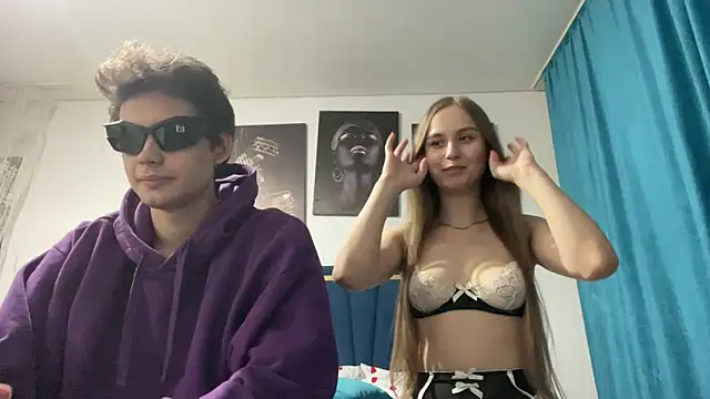 Snapshot of merycouple chatting on 12/04/25, 06:16 merycouple online show from 12/04/25, 06:16