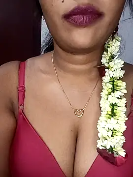 Snapshot of Tamil_kavinila chatting on 01/10/26, 03:47 Tamil kavinila online show from 01/10/26, 03:47