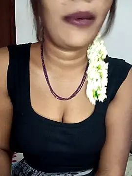 Snapshot of Tamil_kavinila chatting on 02/09/26, 08:07 Tamil kavinila online show from 02/09/26, 08:07