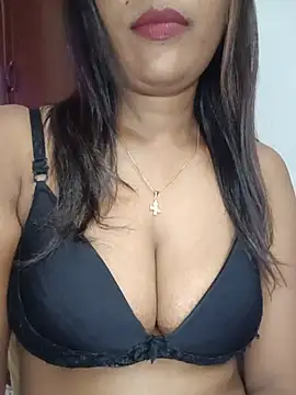 Snapshot of Tamil_kavinila chatting on 06/05/26, 10:21 Tamil kavinila online show from 06/05/26, 10:21
