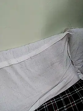 Snapshot of Kavya_Rathore chatting on 10/24/25, 06:10 Kavya Rathore online show from 10/24/25, 06:10