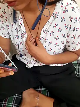 Naira-Tripathi online show from 09/20/25, 04:35