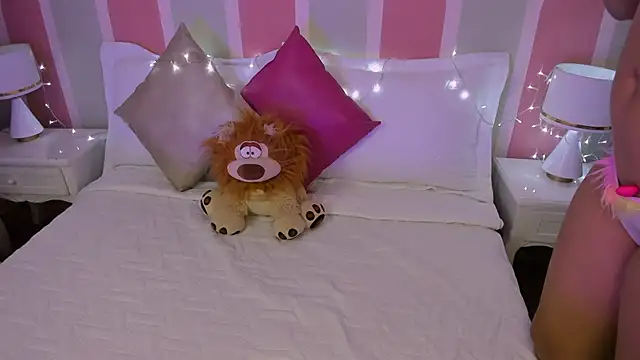 Shaleena  online show from 12/17/25, 08:15