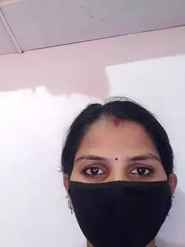 poojam93 online show from 10/18/25, 01:41