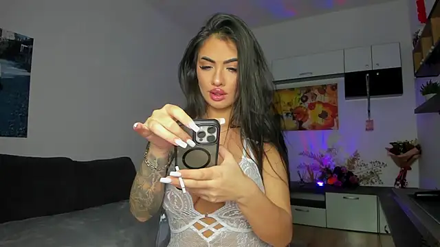 Snapshot of tina_kart3r chatting on 12/13/25, 11:21 tina kart3r online show from 12/13/25, 11:21