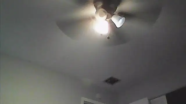 sarahkat86 online show from 05/14/26, 11:00