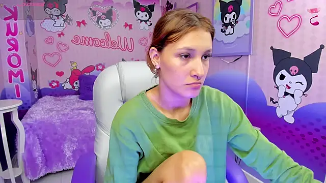 Snapshot of michell__petit_ chatting on 09/24/25, 12:08 michell  petit  online show from 09/24/25, 12:08