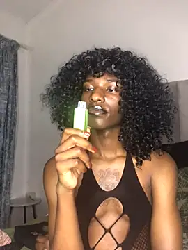 Snapshot of Trans_fairy chatting on 10/05/25, 08:18 Trans fairy online show from 10/05/25, 08:18